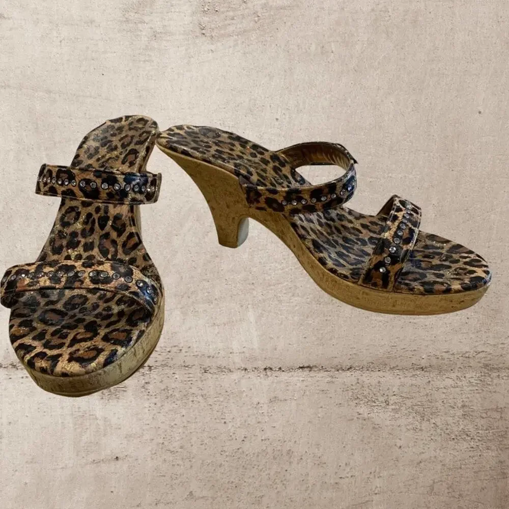 Leopard print wedges size 10. Very comfortable shoes Gently used Rhinestone trim - Picture 3 of 8